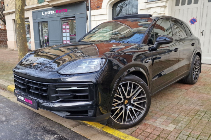 PORSCHE CAYENNE
