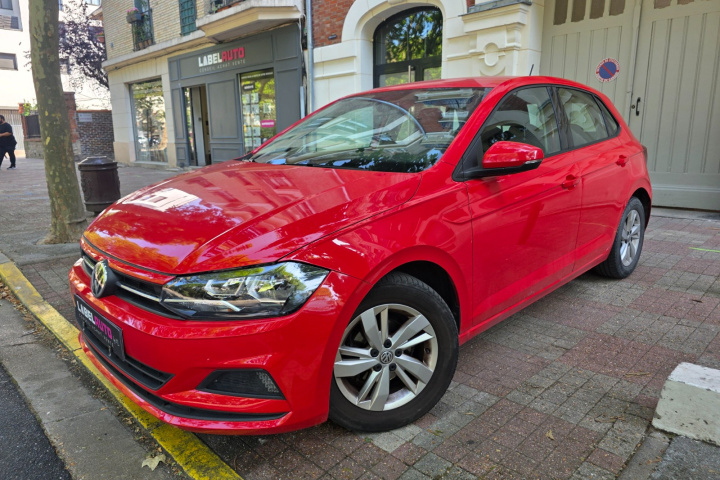 VOLKSWAGEN POLO