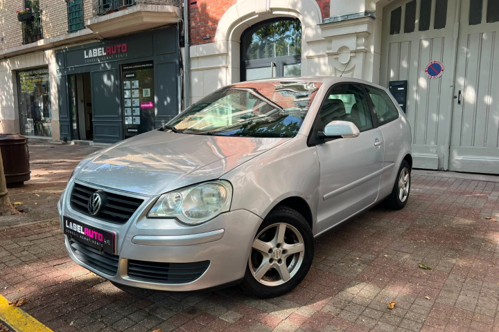 VOLKSWAGEN POLO